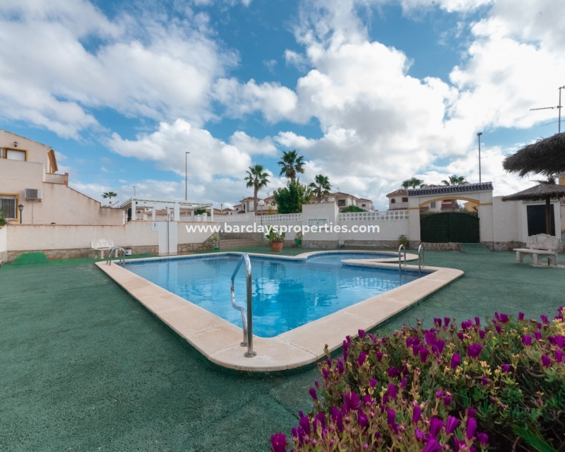 Resale - Reihenhaus - Urb. La Marina