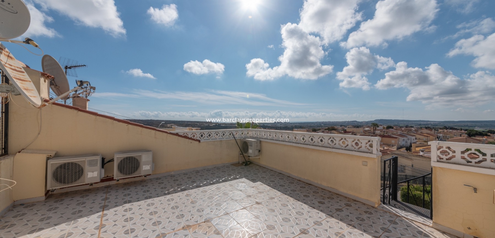 Resale - Reihenhaus - Urb. La Marina