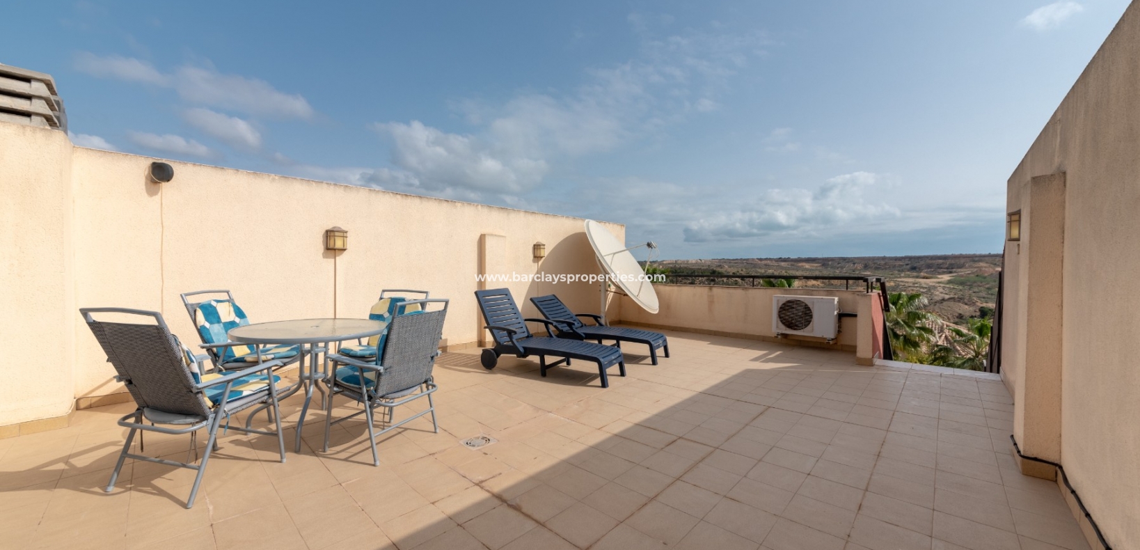 Resale - Reihenhaus - Urb. La Marina