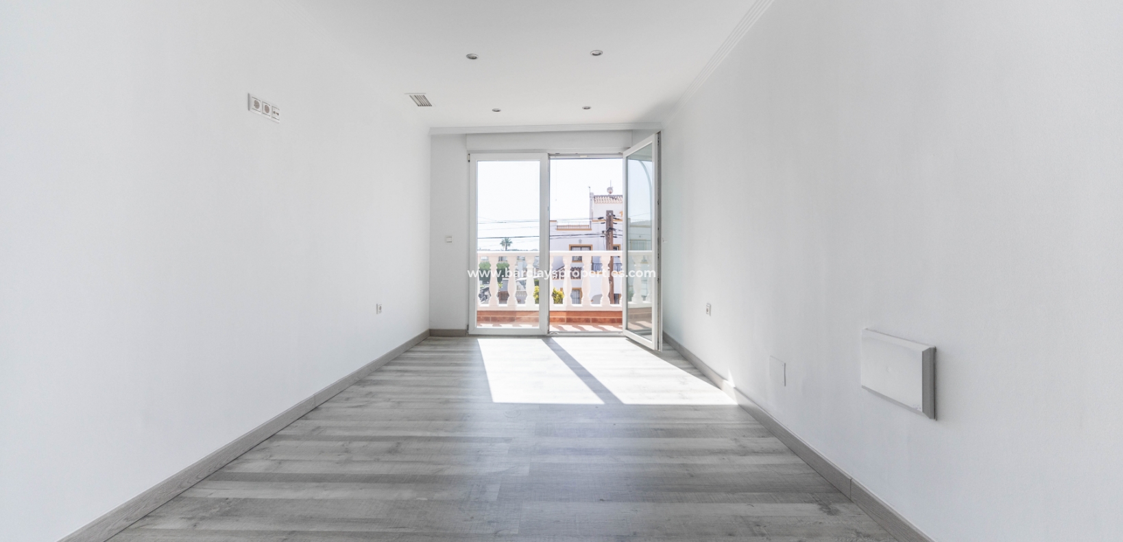 Resale - Reihenhaus - Urb. La Marina