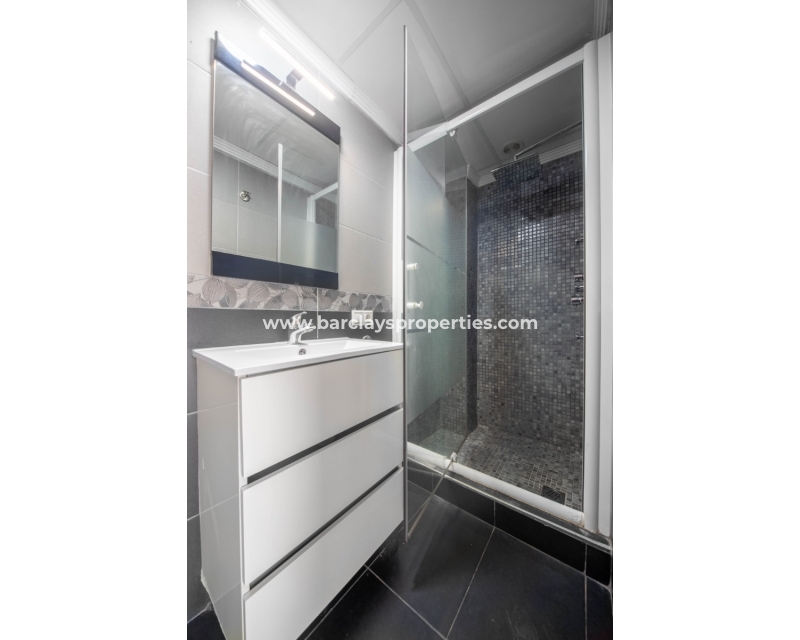 Resale - Reihenhaus - Urb. La Marina