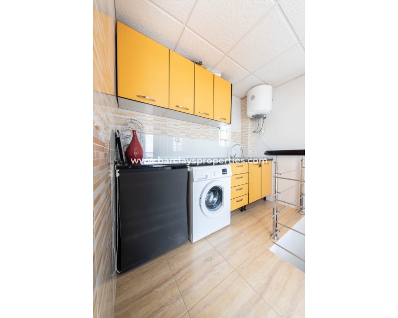 Resale - Reihenhaus - Urb. La Marina