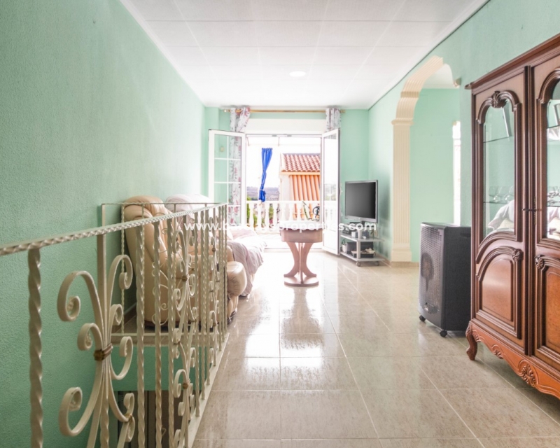 Resale - Reihenhaus - Urb. La Marina