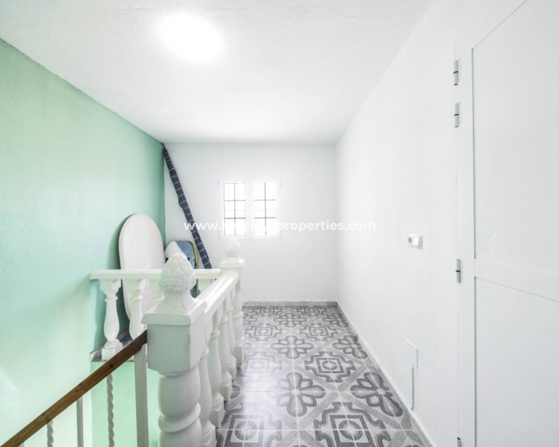 Resale - Reihenhaus - Urb. La Marina