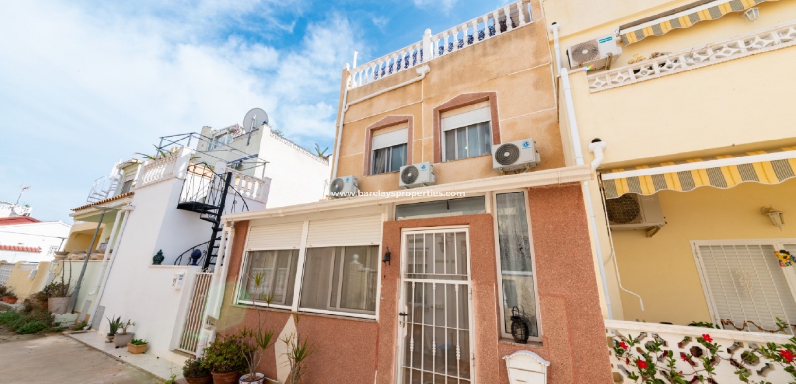 Resale - Reihenhaus - Urb. La Marina