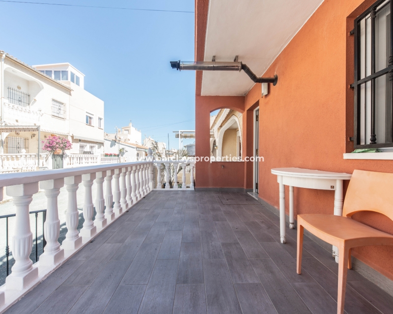 Resale - Reihenhaus - Urb. La Marina