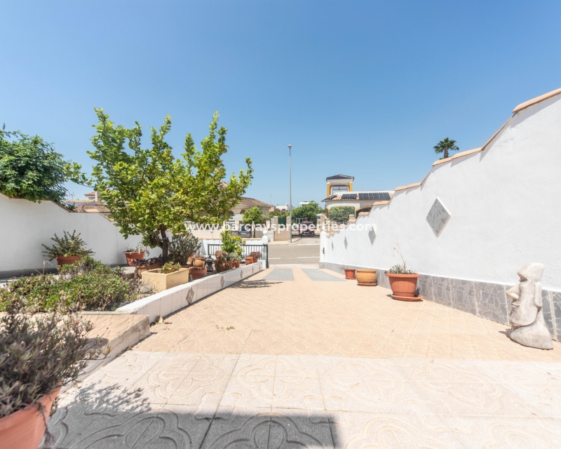 Resale - Reihenhaus - Urb. La Marina