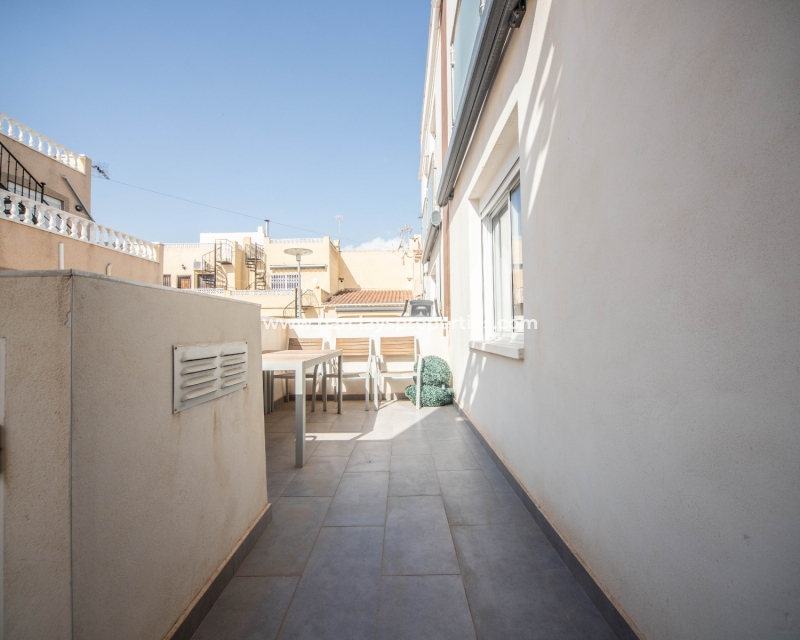 Resale - Reihenhaus - Urb. La Marina