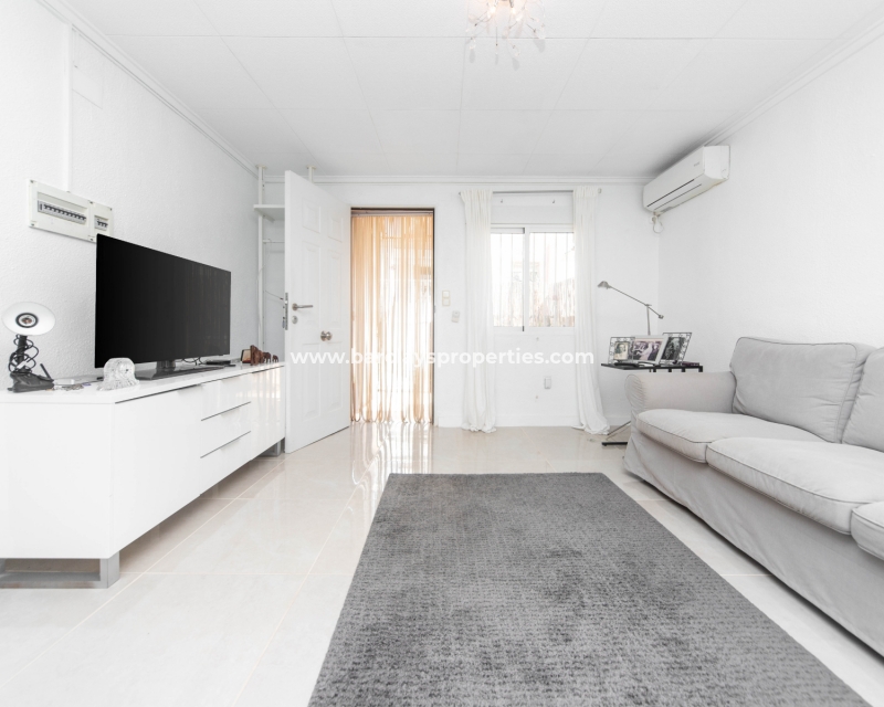 Resale - Reihenhaus - Urb. La Marina