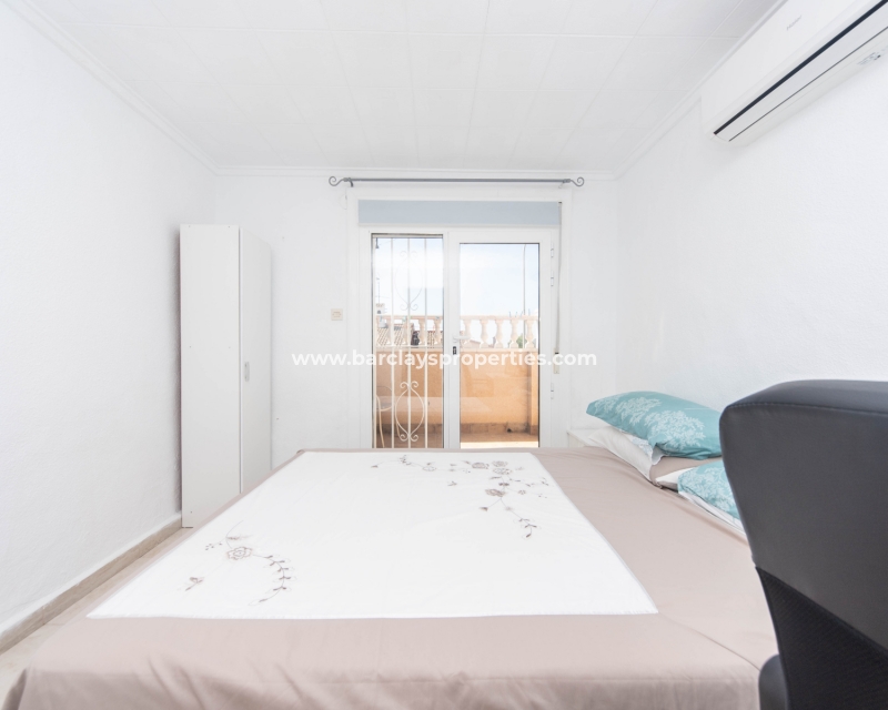 Resale - Reihenhaus - Urb. La Marina