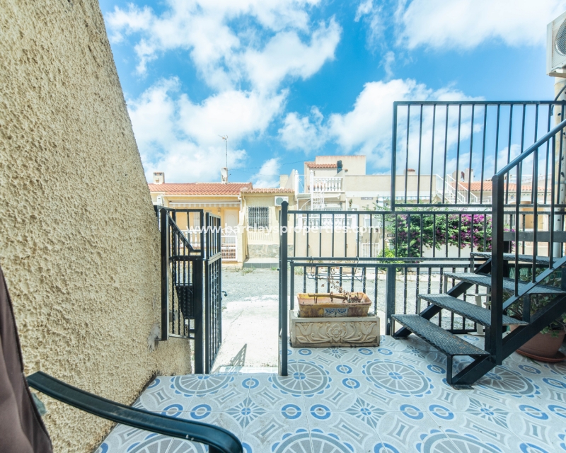 Resale - Reihenhaus - Urb. La Marina