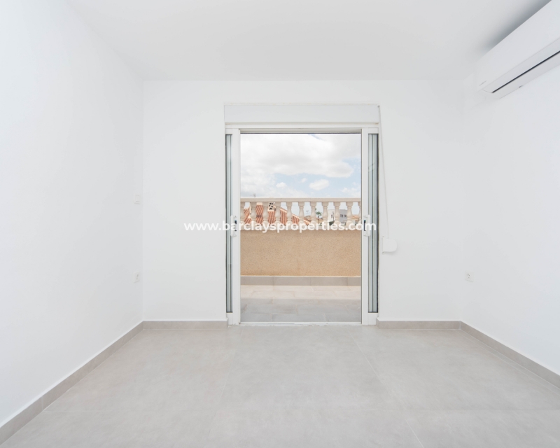 Resale - Reihenhaus - Urb. La Marina