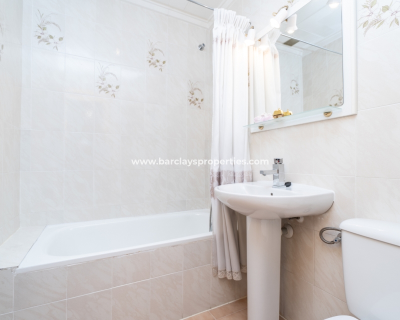 Resale - Reihenhaus - Urb. La Marina