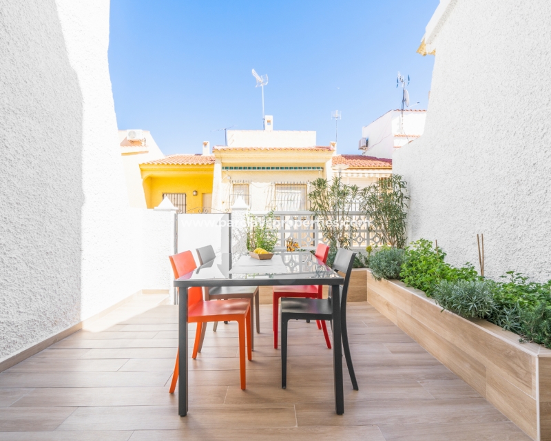 Resale - Reihenhaus - Urb. La Marina