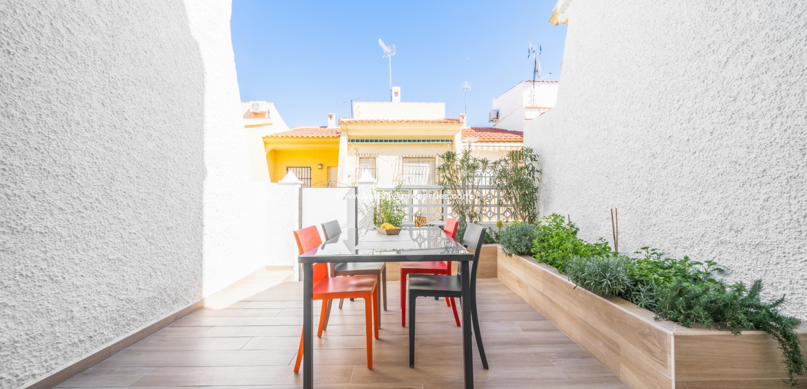 Resale - Reihenhaus - Urb. La Marina