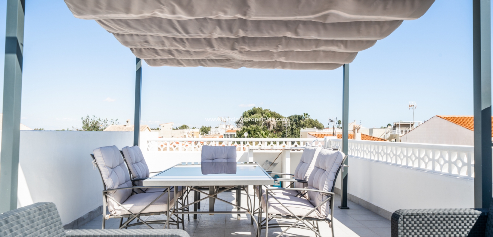 Resale - Reihenhaus - Urb. La Marina