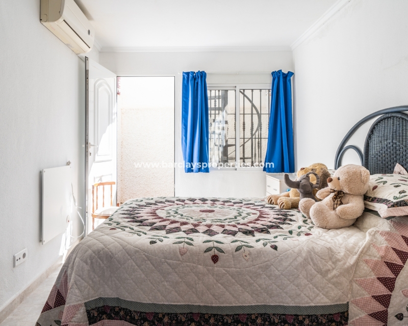 Resale - Reihenhaus - Urb. La Marina