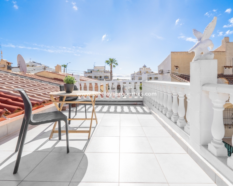 Resale - Reihenhaus - Urb. La Marina