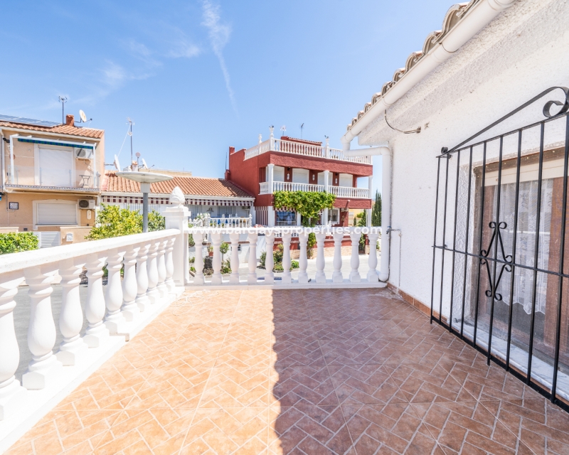 Resale - Reihenhaus - Urb. La Marina