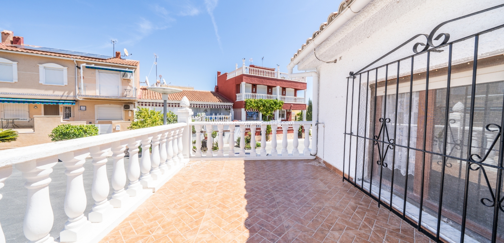 Resale - Reihenhaus - Urb. La Marina