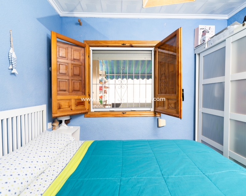 Resale - Reihenhaus - Urb. La Marina