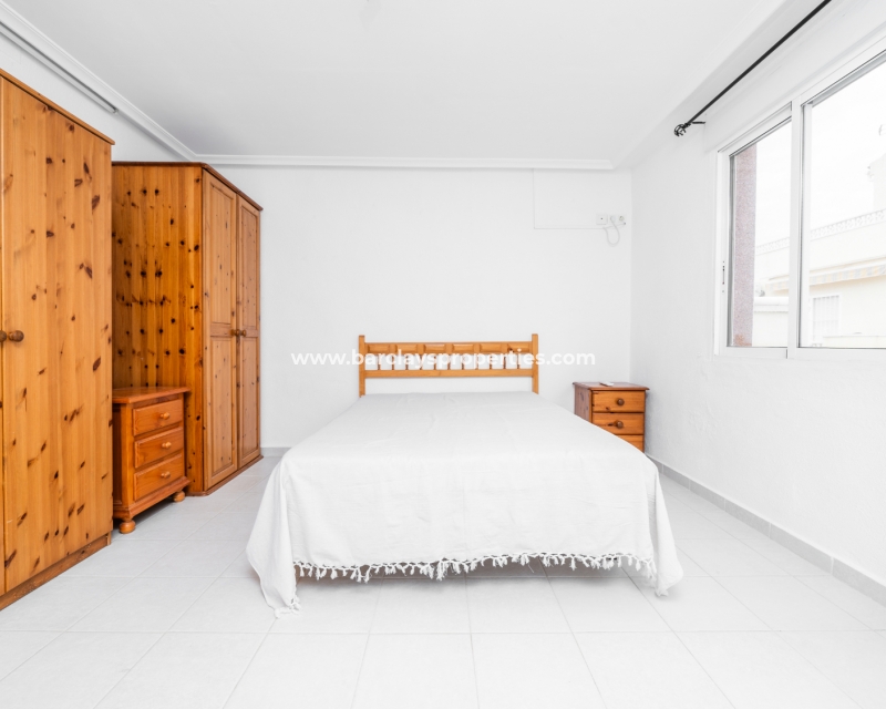 Resale - Reihenhaus - Urb. La Marina