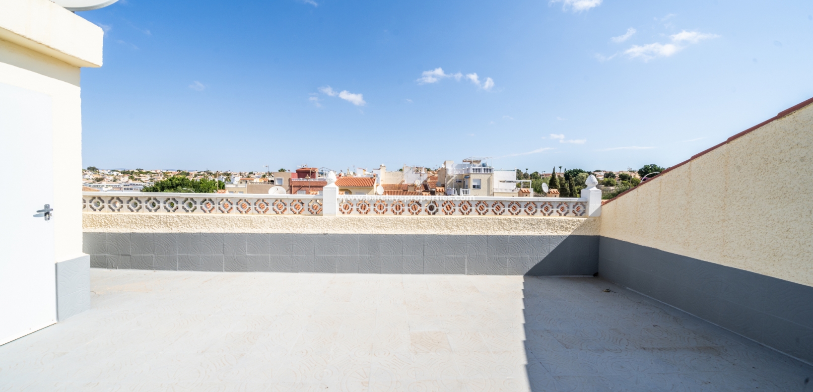 Resale - Reihenhaus - Urb. La Marina