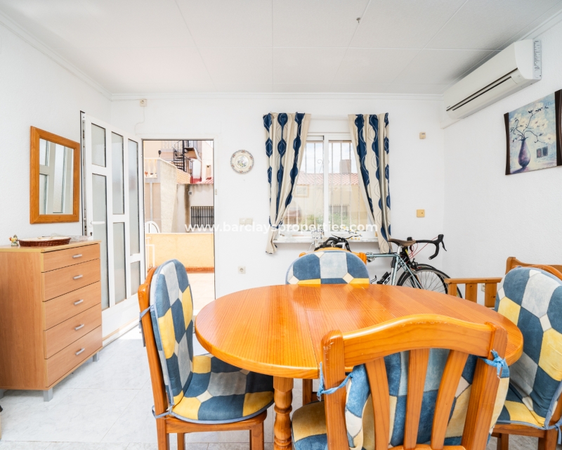 Resale - Reihenhaus - Urb. La Marina