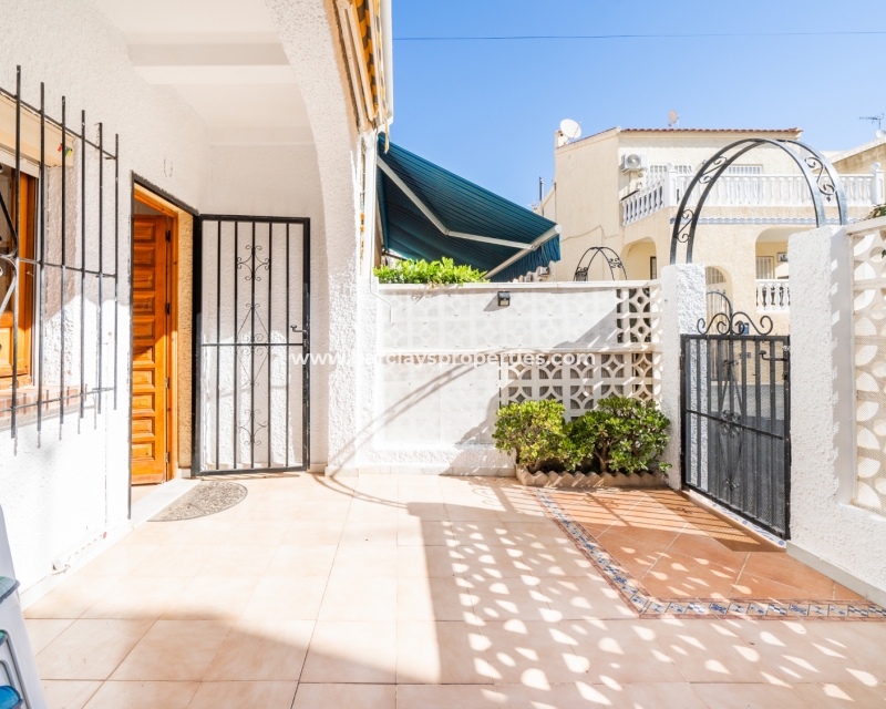 Resale - Reihenhaus - Urb. La Marina