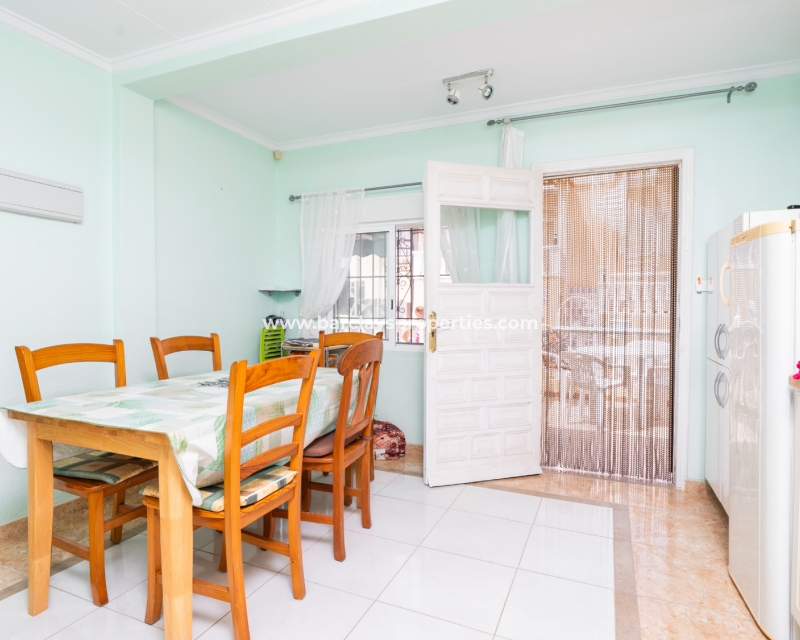 Resale - Reihenhaus - Urb. La Marina