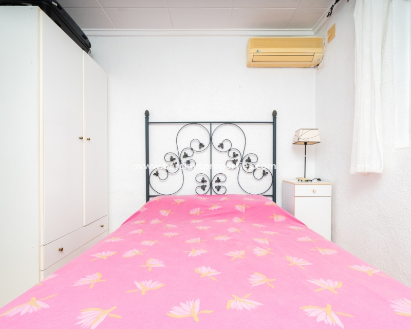 Resale - Reihenhaus - Urb. La Marina