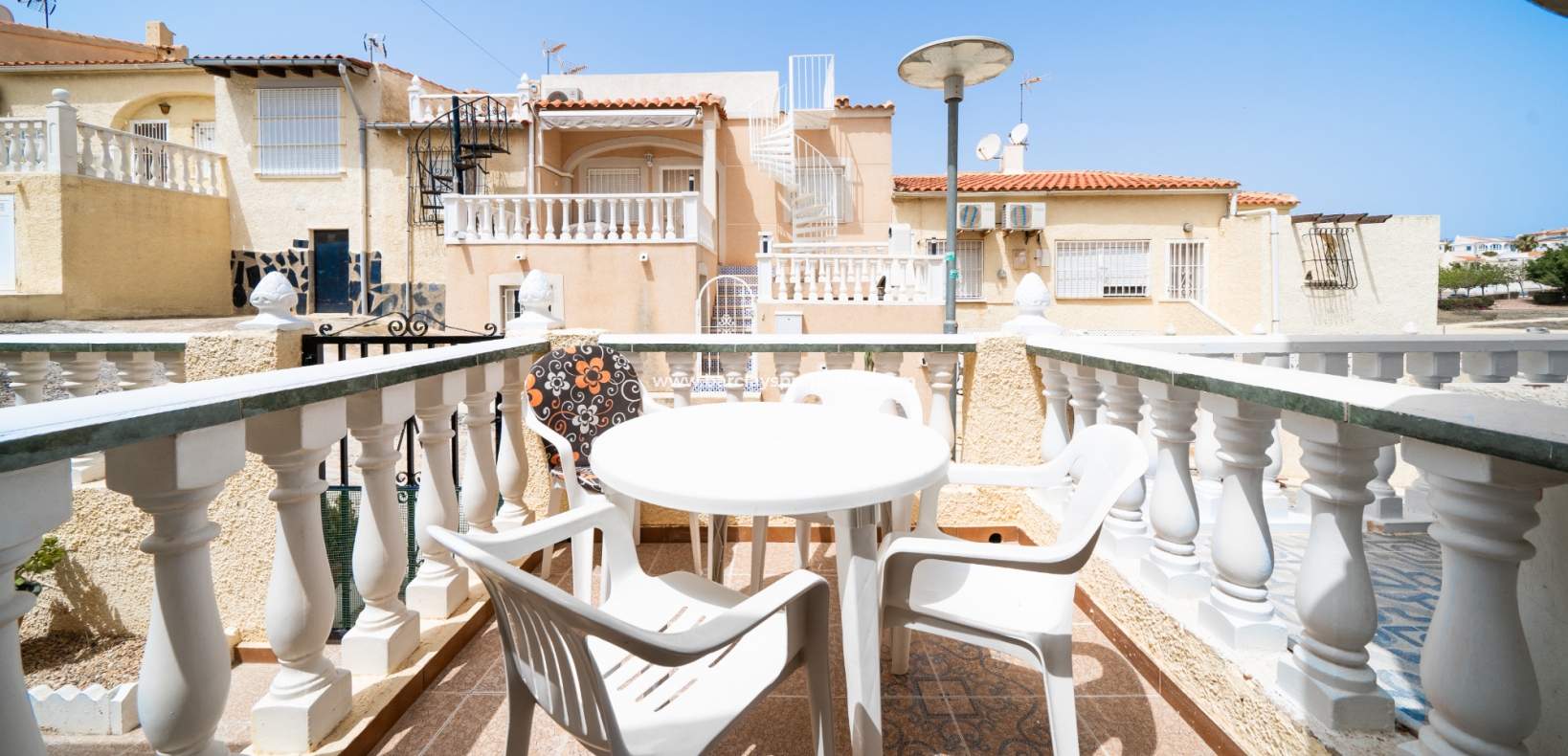 Resale - Reihenhaus - Urb. La Marina