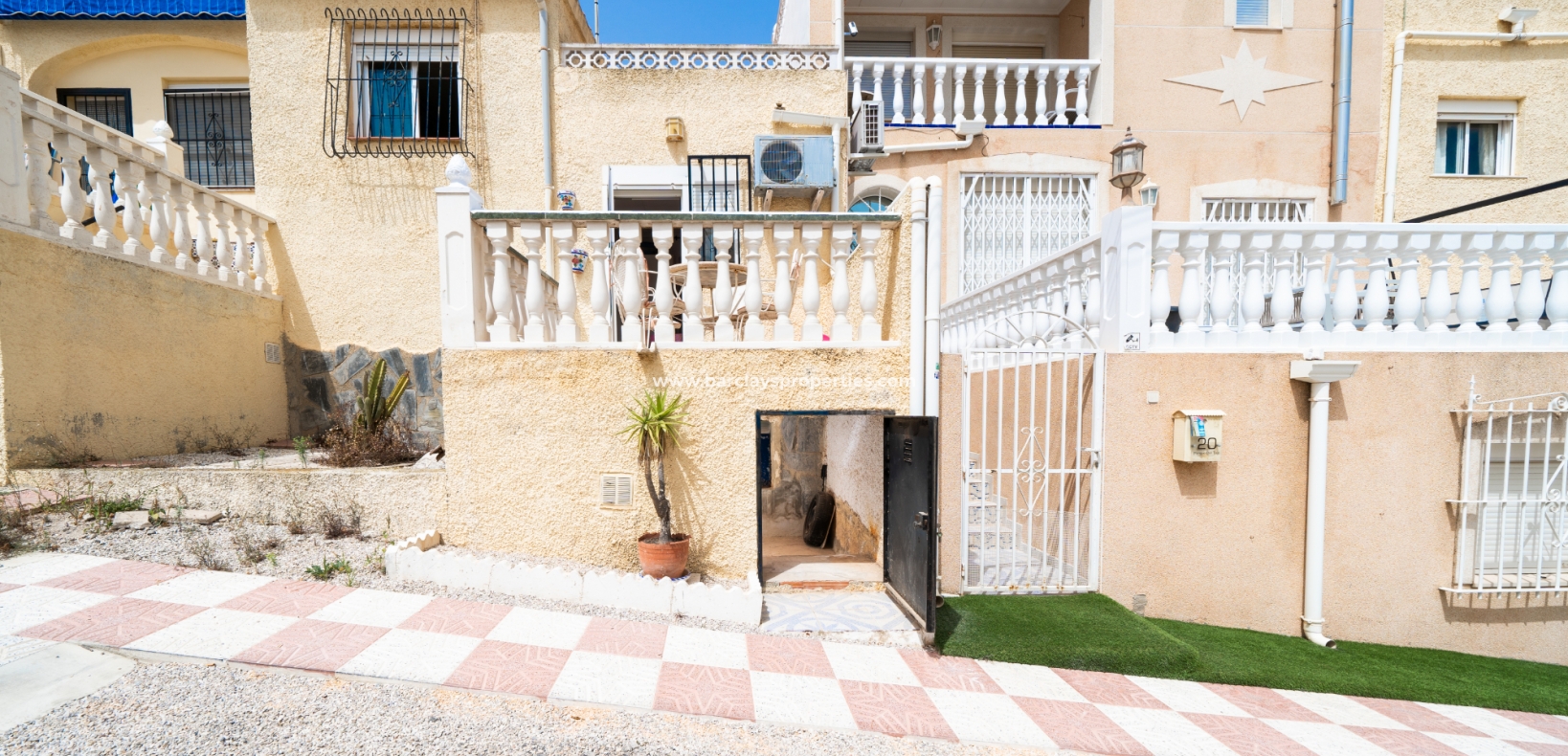 Resale - Reihenhaus - Urb. La Marina