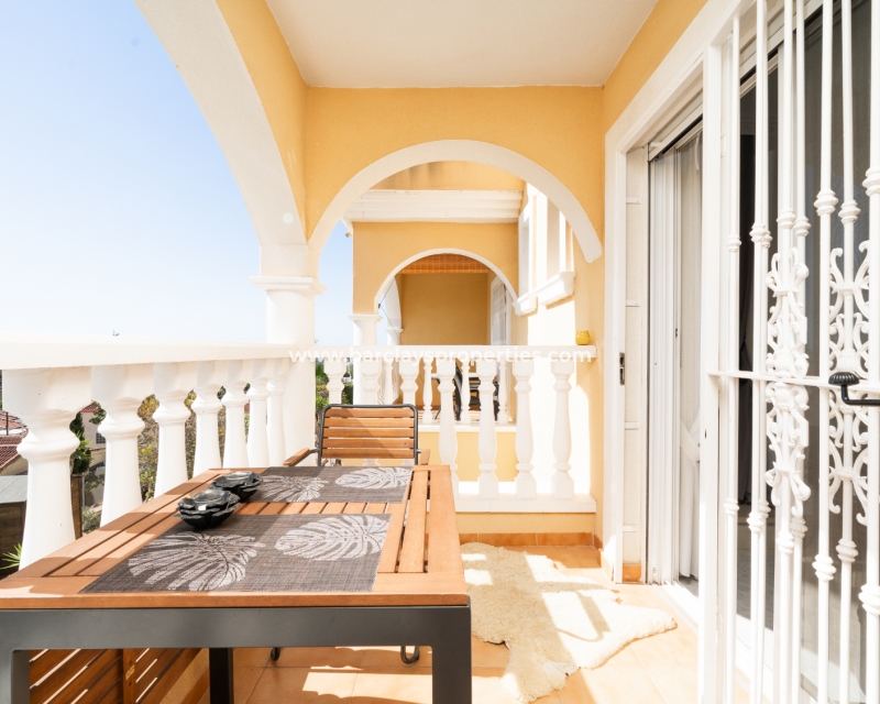 Resale - Reihenhaus - Urb. La Marina