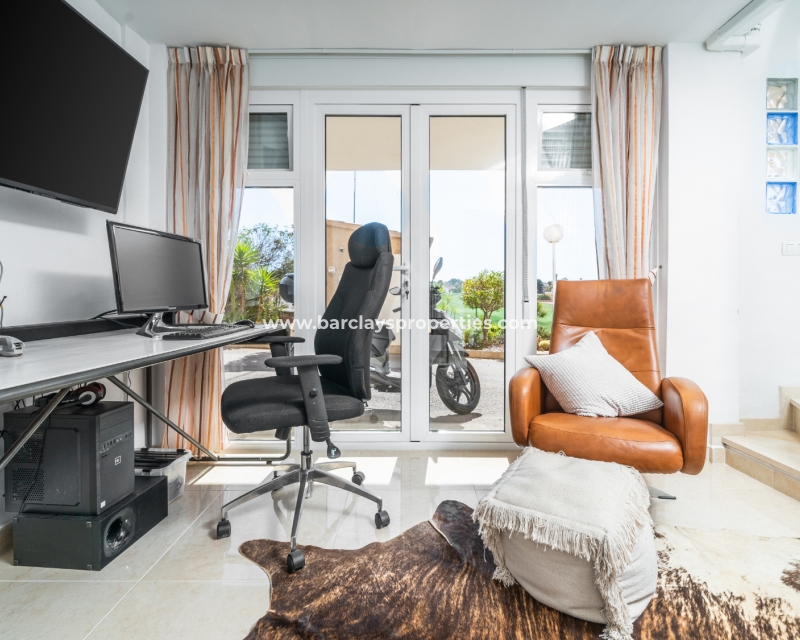 Resale - Reihenhaus - Urb. La Marina