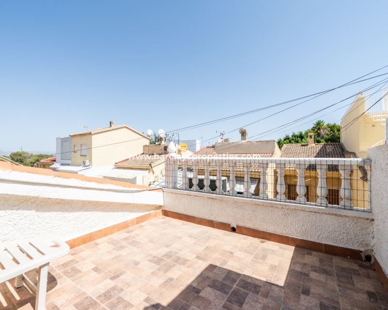 Resale - Reihenhaus - Urb. La Marina