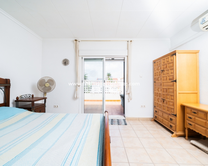 Resale - Reihenhaus - Urb. La Marina