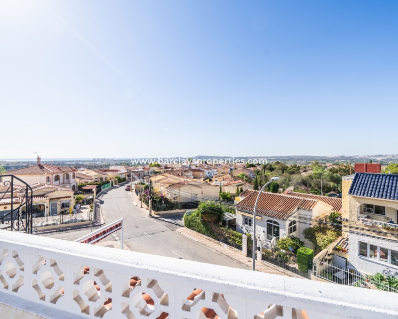 Resale - Reihenhaus - Urb. La Marina