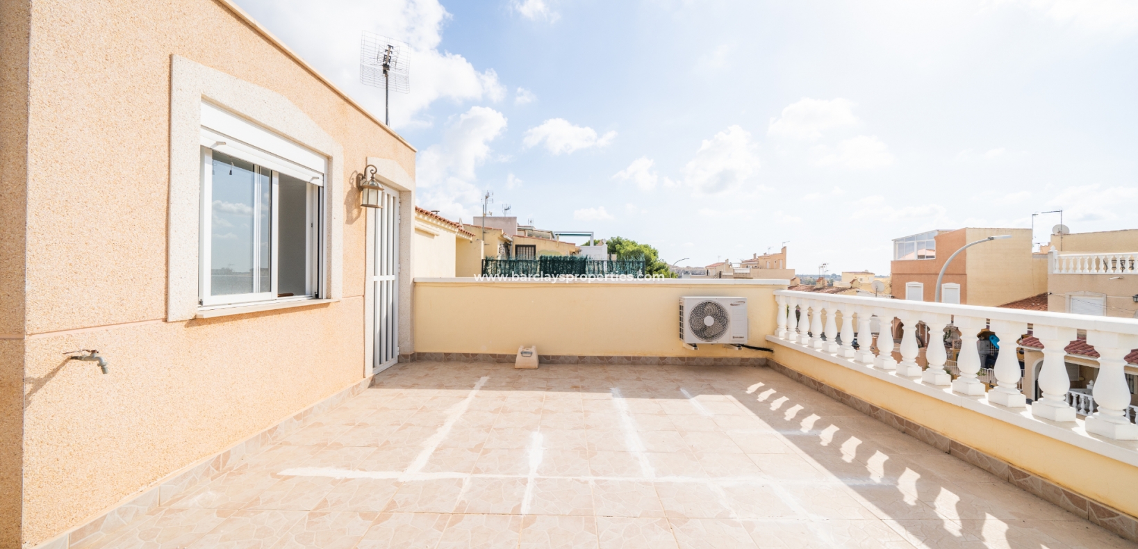 Resale - Reihenhaus - Urb. La Marina