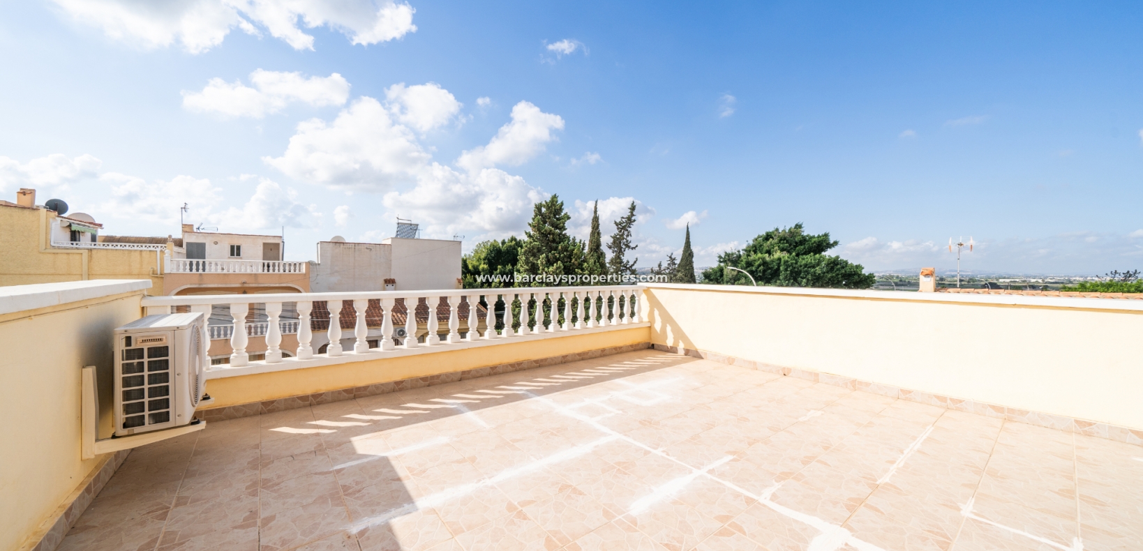 Resale - Reihenhaus - Urb. La Marina