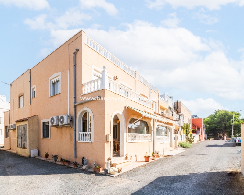 Resale - Reihenhaus - Urb. La Marina