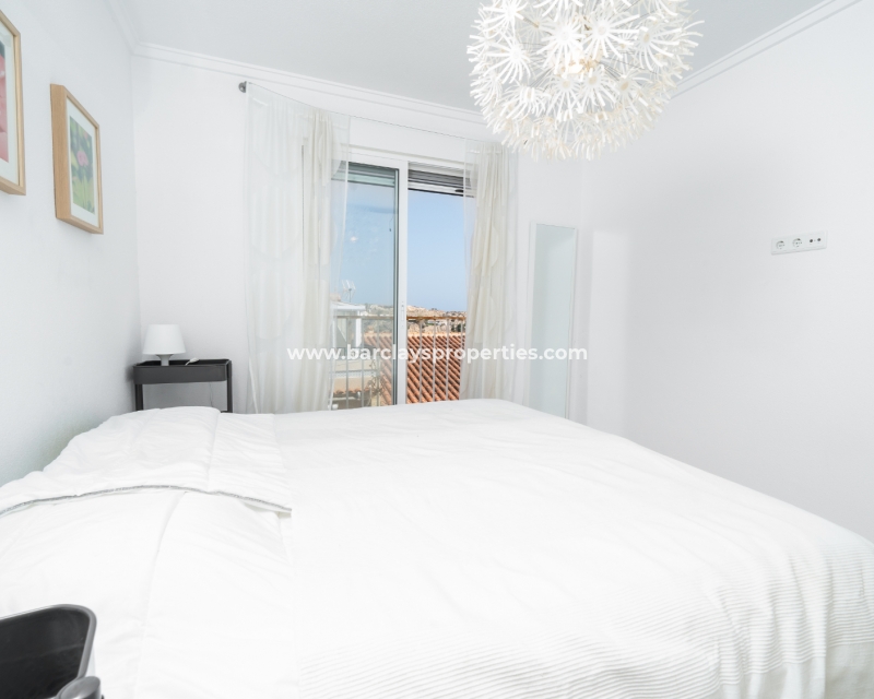 Resale - Reihenhaus - Urb. La Marina