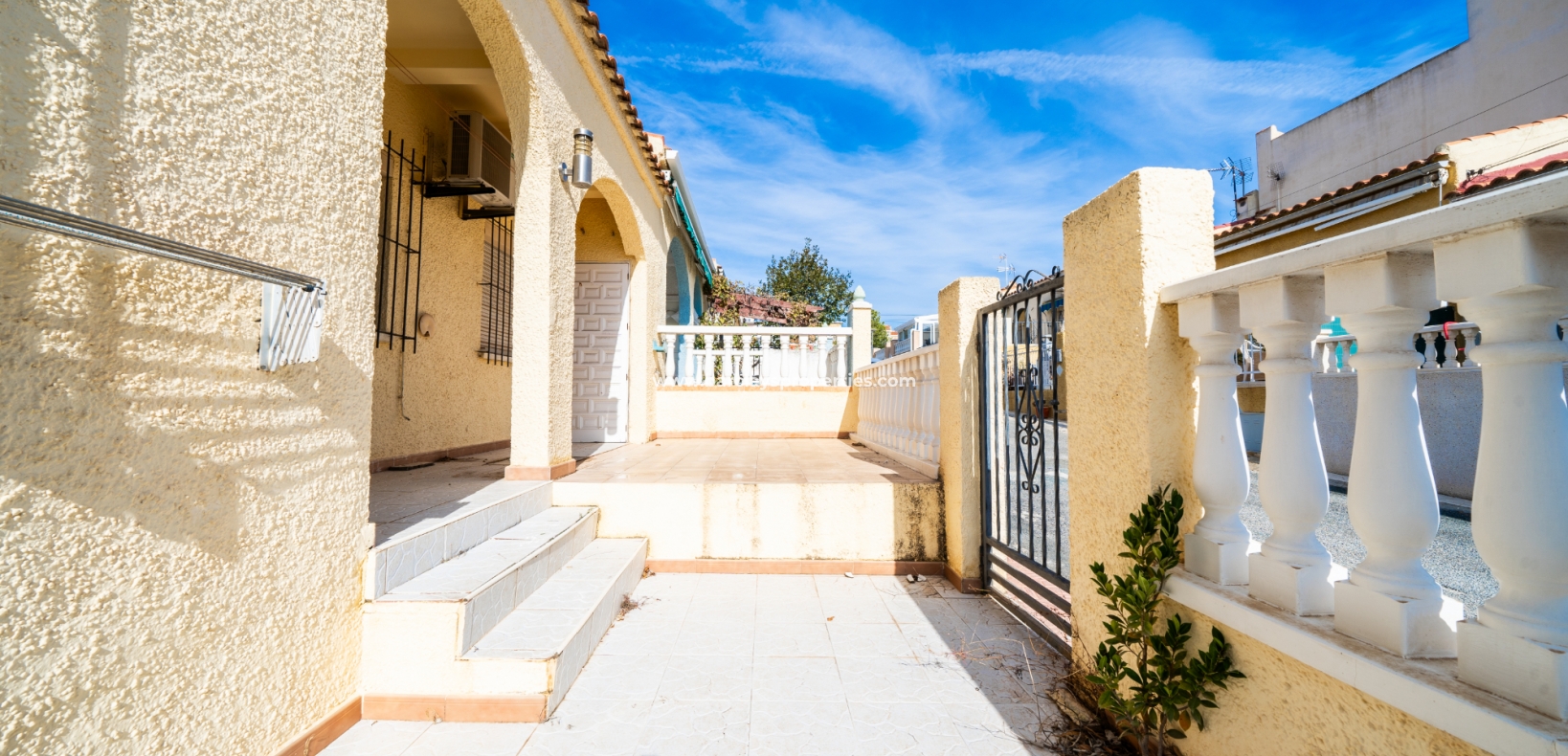 Resale - Reihenhaus - Urb. La Marina