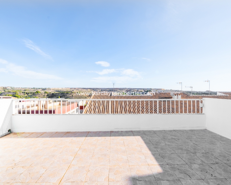 Resale - Reihenhaus - Urb. La Marina