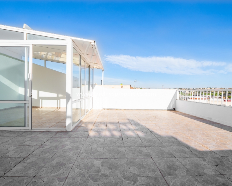 Resale - Reihenhaus - Urb. La Marina