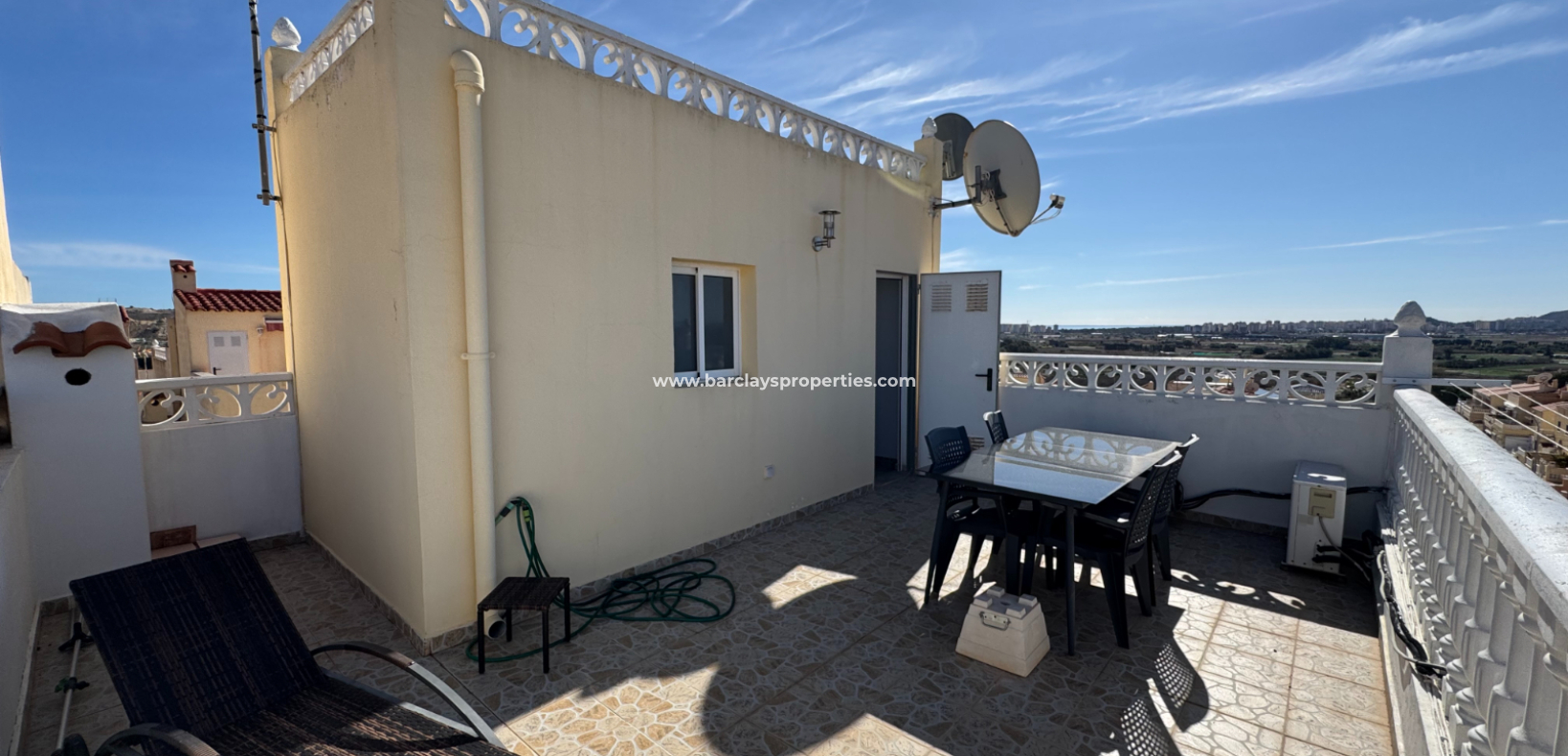 Resale - Reihenhaus - Urb. La Marina