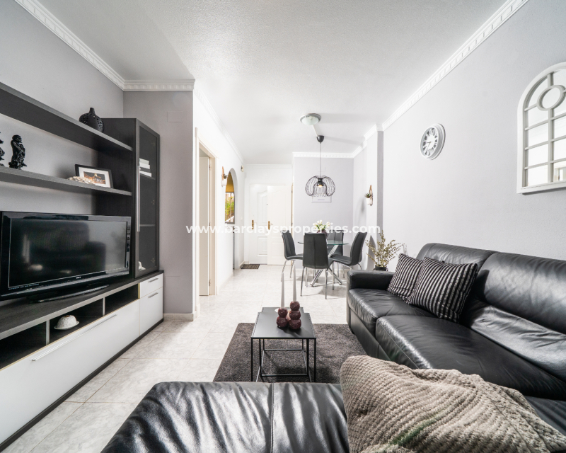 Resale - Reihenhaus - Urb. La Marina