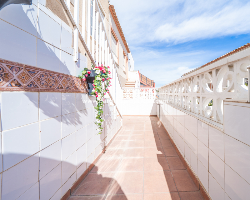 Resale - Reihenhaus - Urb. La Marina