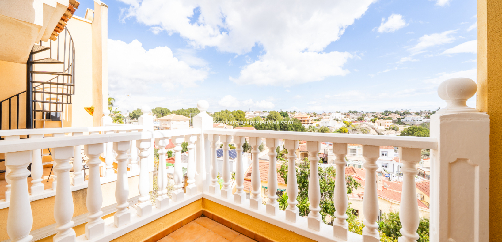 Resale - Reihenhaus - Urb. La Marina