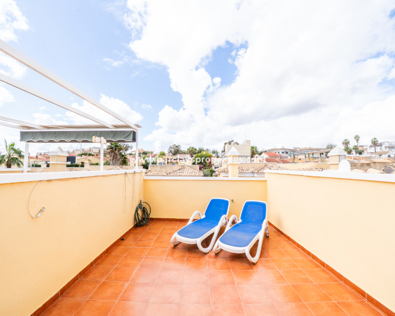 Resale - Reihenhaus - Urb. La Marina